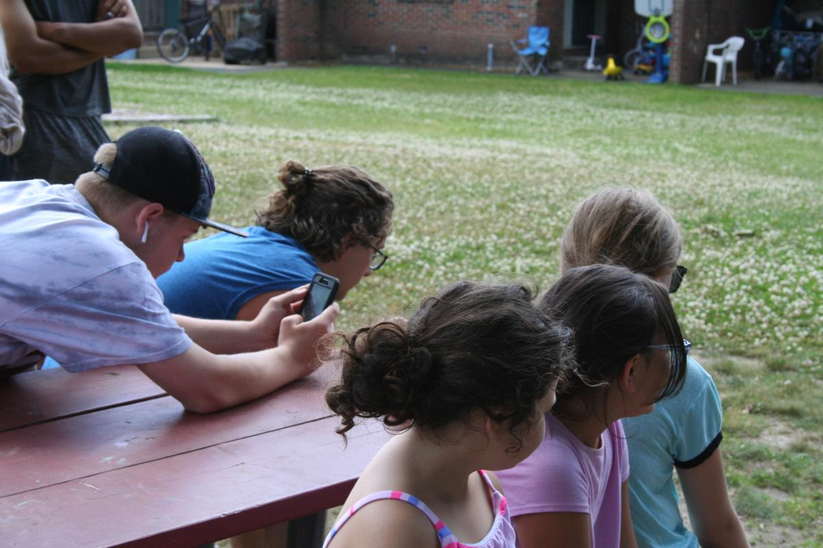 Kids watching the Turtle